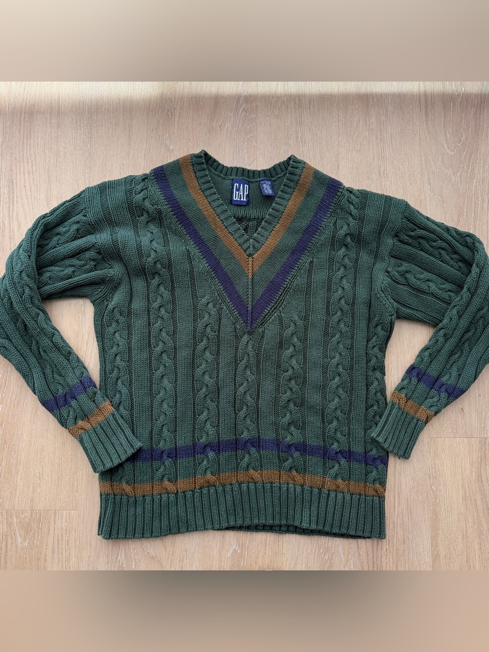 Vintage 90s Gap v neck cable knit sweater